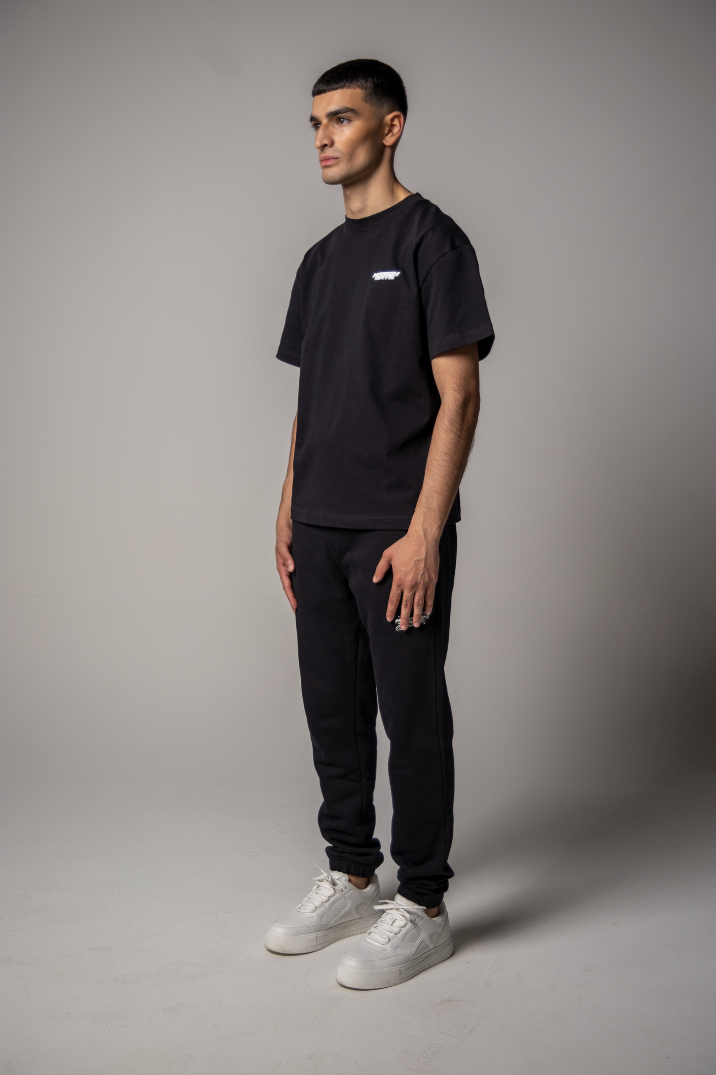 MG BLACK LOGO TEE